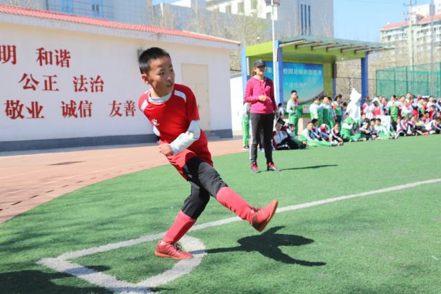 2026石屏异龙湖马拉松落幕 6000名选手体验独特赛道