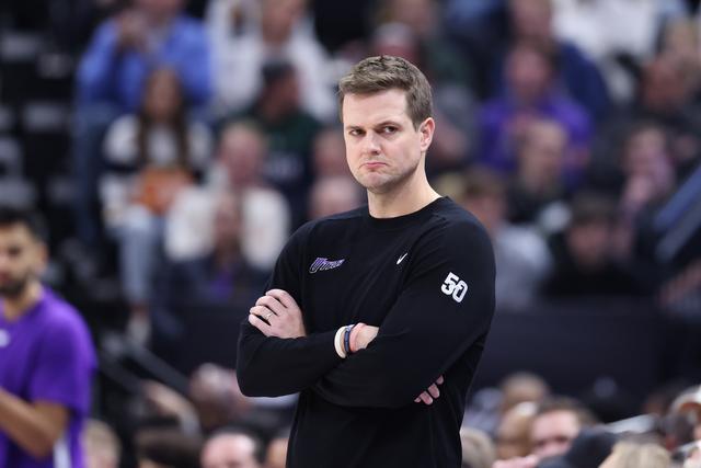 TA：姆巴佩射丢点球后情绪低落 赛后未感谢球迷